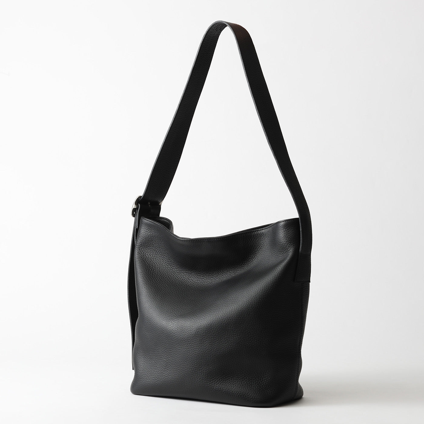 ワンショルダートート ブラック【予約販売】